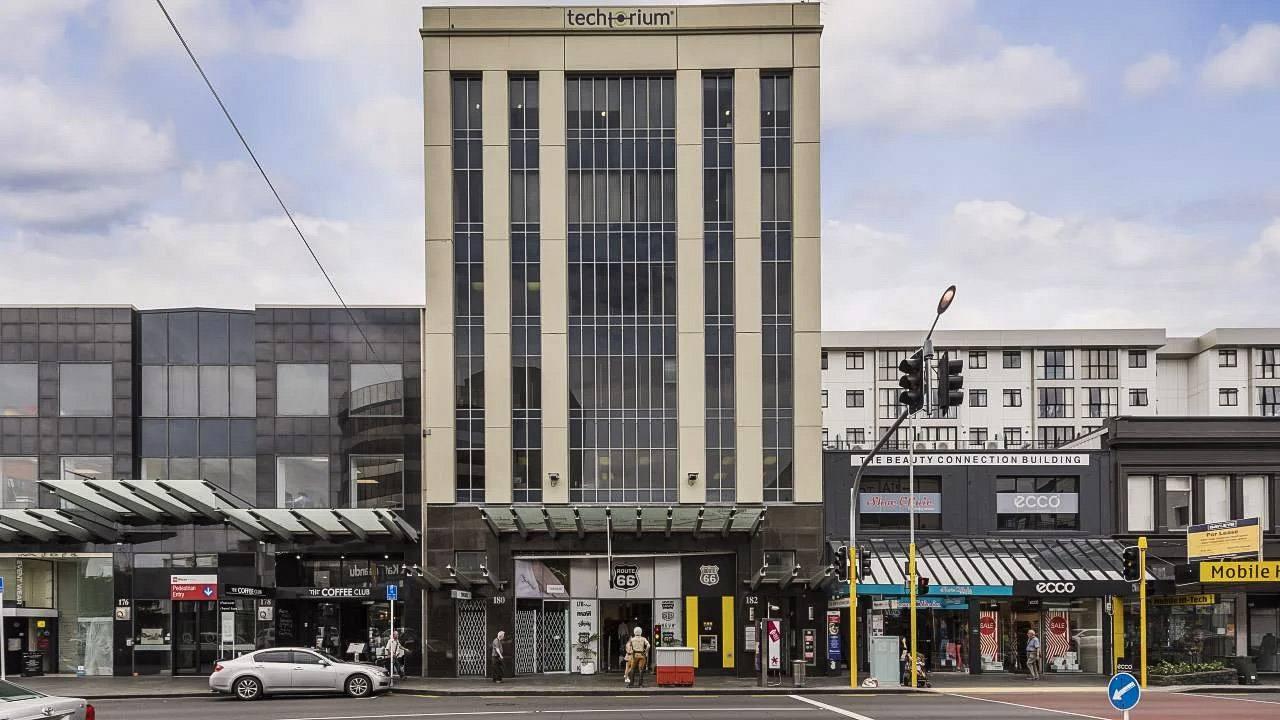 180 Broadway exterior hero