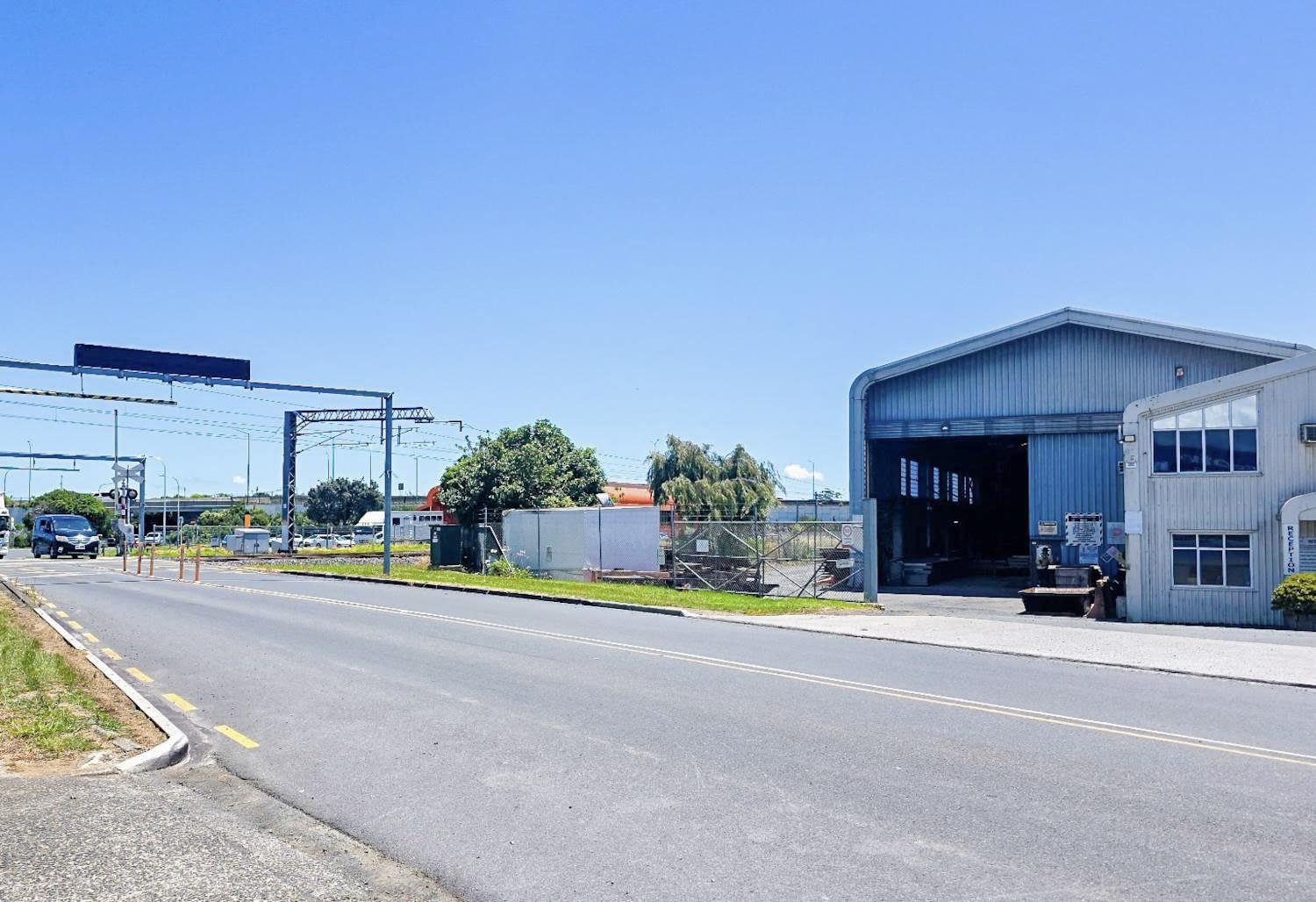 16 Spartan Road streetscape