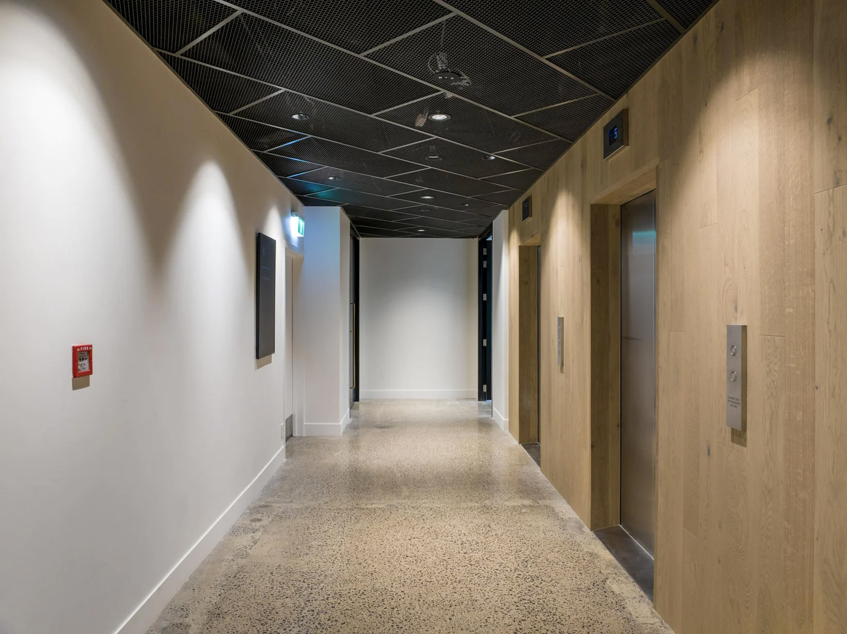 8C/17 Albert Street lift lobby