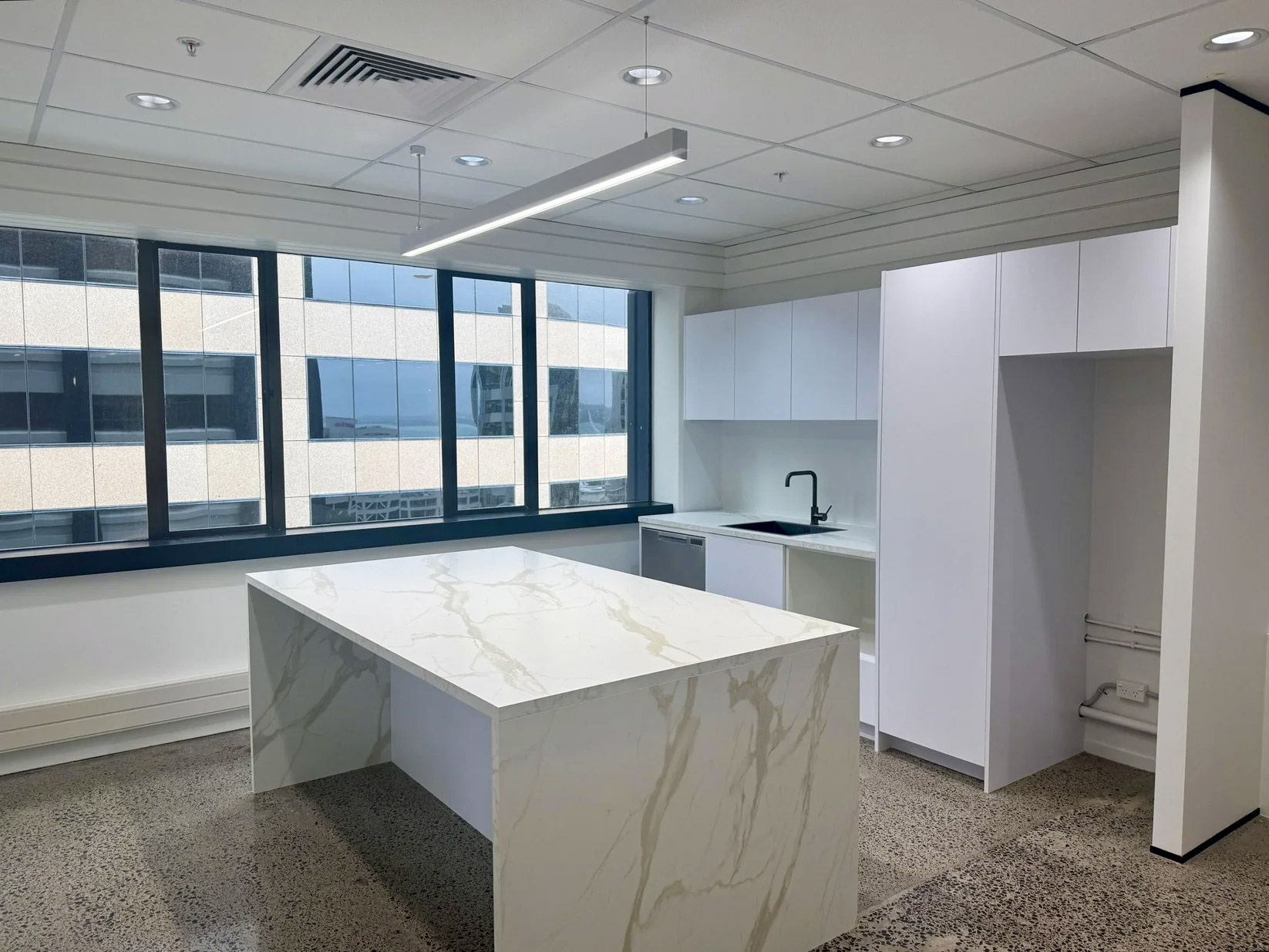 8C/17 Albert Street kitchen breakout